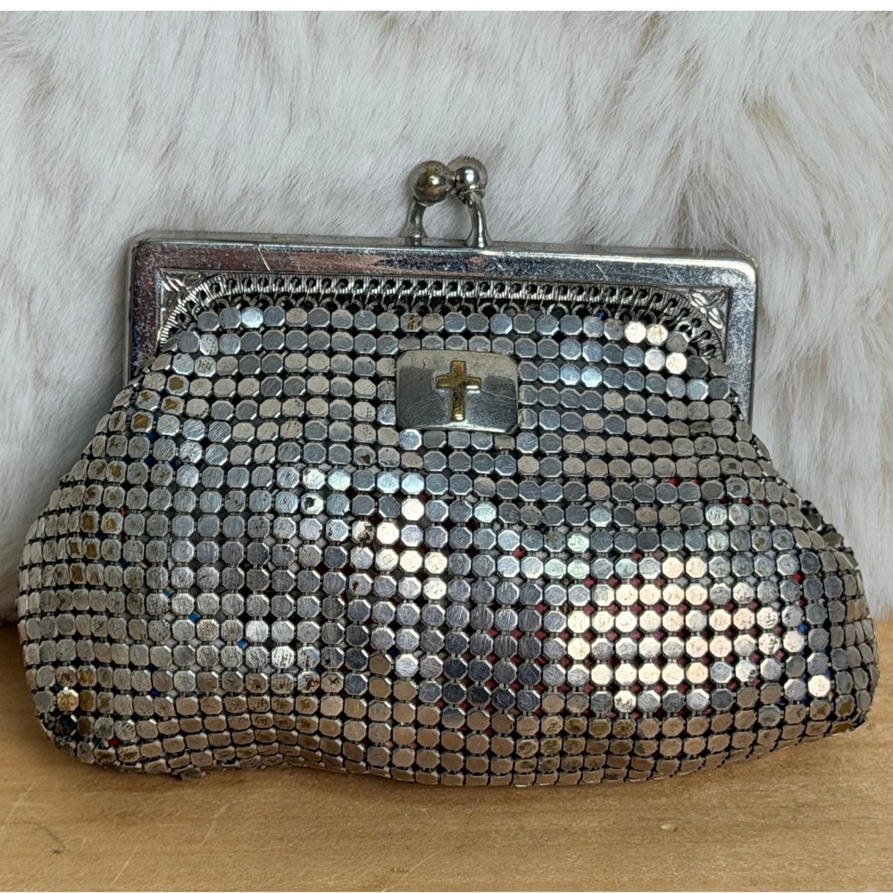 Vintage Whiting & Davis Silver Mesh Coin Purse Cross Emblem Kiss Lock USA Made